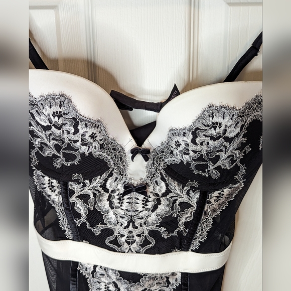 Victoria's Secret black ivory satin and lace lingerie NWT size 34C - Picture 12 of 15